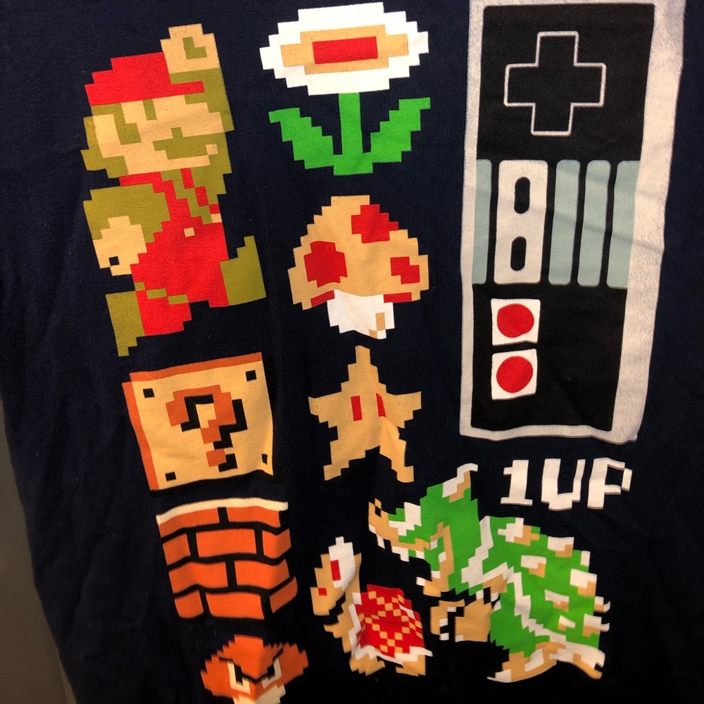 Super Mario Bros T-shirt !!